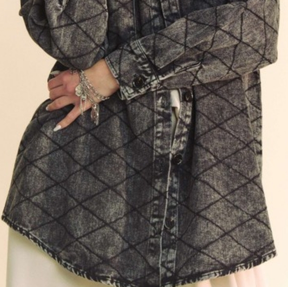 DAVI & DANI Denim Shacket Diamond Quilted High Low Oversized Jean Shirt Jacket - Picture 12 of 16